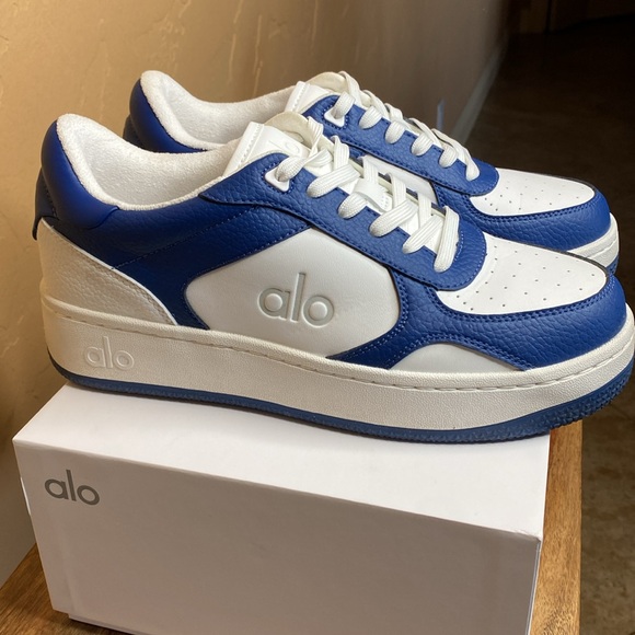 Unisex Alo Sneaker in Limited Edition Color, White w/ Navy - Picture 5 of 11